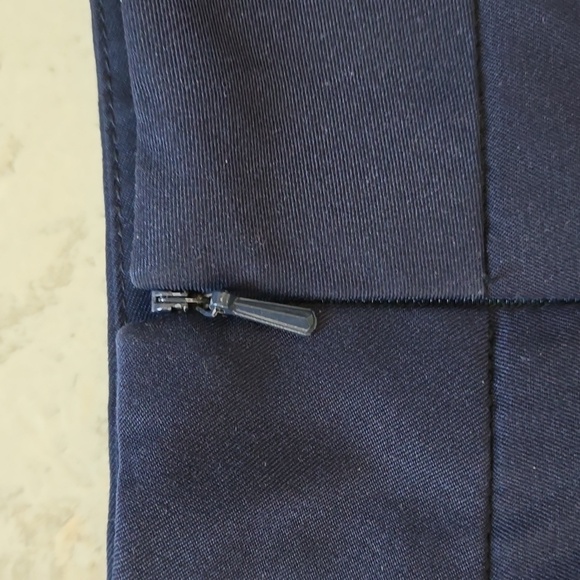 Vineyard Vines Skirt Womans Size 2 Navy has pockets - Picture 6 of 9